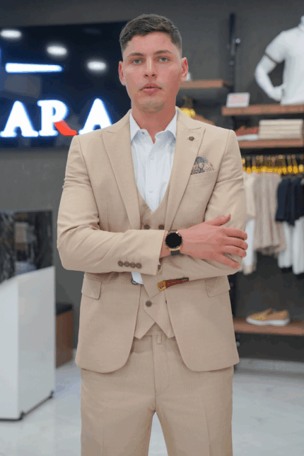Costume homme beige trois pièces avec chemise blanche offerte